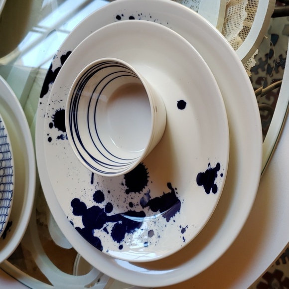 Royal Doulton Pacific Splash Two Place Settings - Picture 1 of 9